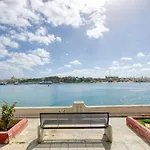Apartment Stunning View, Seafront, 2bedroom Sliema