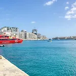 Stunning View, Seafront, 2bedroom