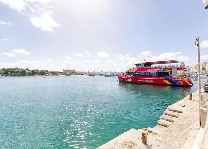 Stunning View, Seafront, 2bedroom * Sliema