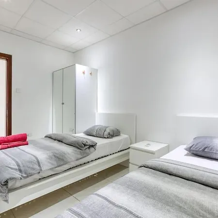 Stunning View, Seafront, 2bedroom Apartament Sliema