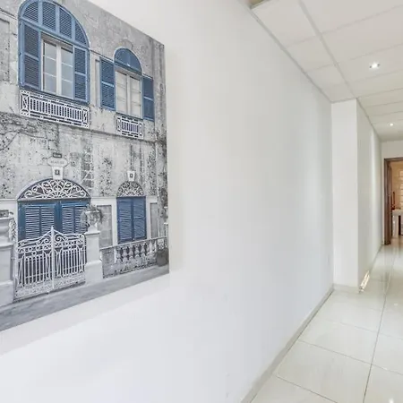 Stunning View, Seafront, 2bedroom Apartament *