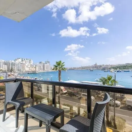 Stunning View, Seafront, 2bedroom Διαμέρισμα *