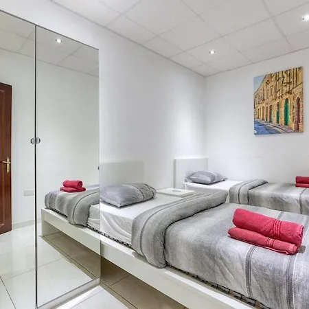 Stunning View, Seafront, 2bedroom Sliema