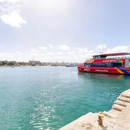 Stunning View, Seafront, 2bedroom * Sliema