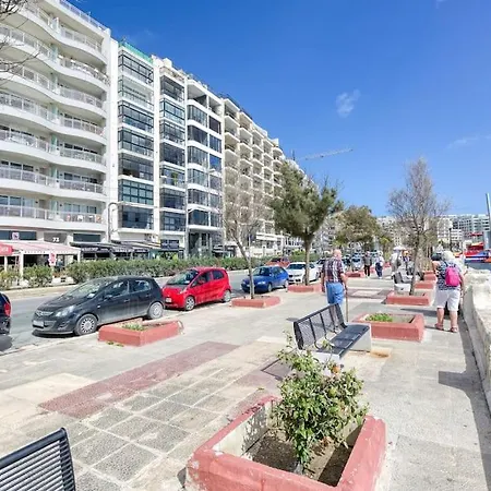 Stunning View, Seafront, 2bedroom Apartment