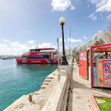 Stunning View, Seafront, 2bedroom Apartman Sliema