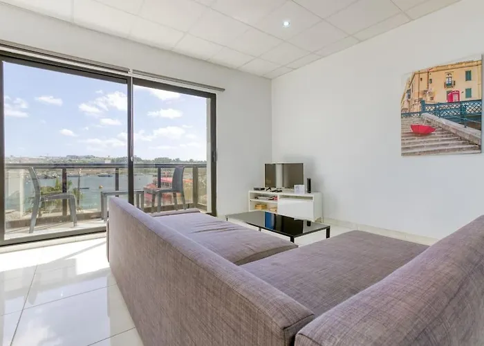 Stunning View, Seafront, 2bedroom *