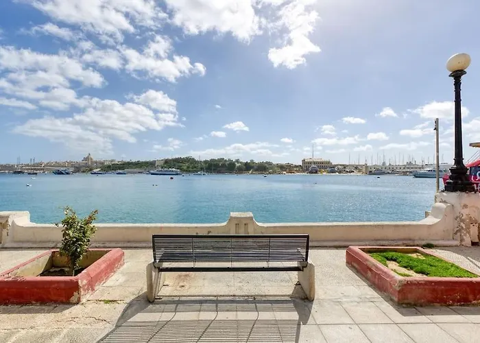 Stunning View, Seafront, 2bedroom