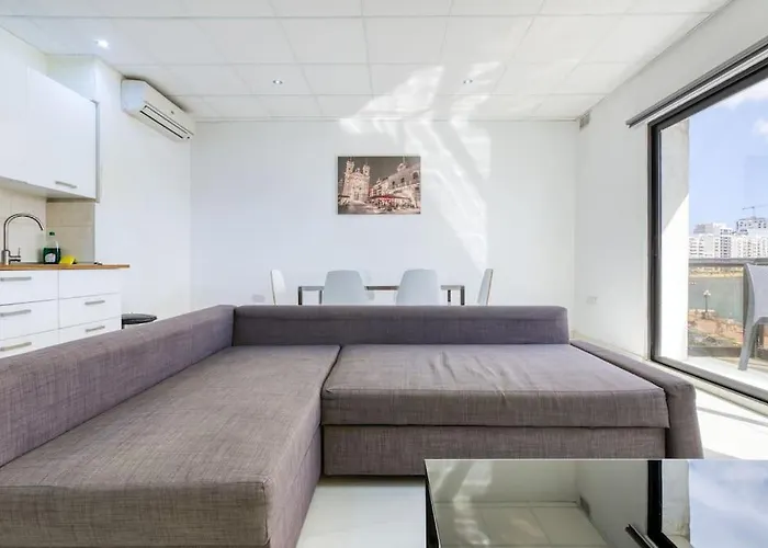 Stunning View, Seafront, 2bedroom Διαμέρισμα Σλιέμα