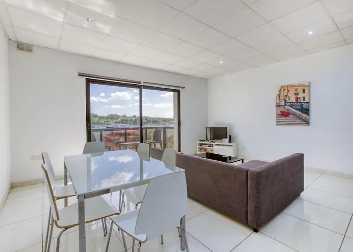 Stunning View, Seafront, 2bedroom *